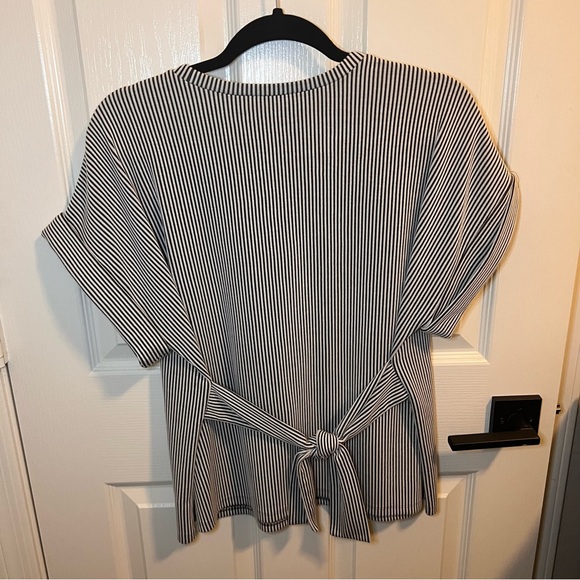 Express | Striped Blouse - Picture 2 of 3